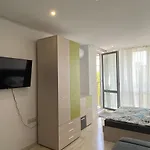 Paradiso 'в' 402 Private Apartman *